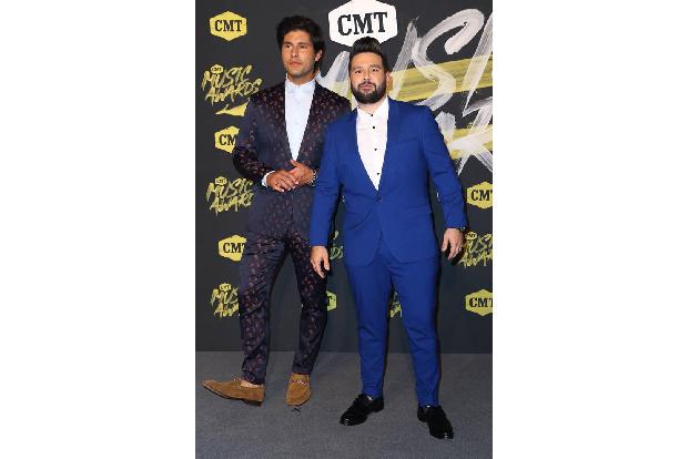 ...Dan Smyers (l.) und Shay Mooney, die zusammen das Duo Dan + Shay bilden. Ob man sich die Looks der beiden abschauen will,...