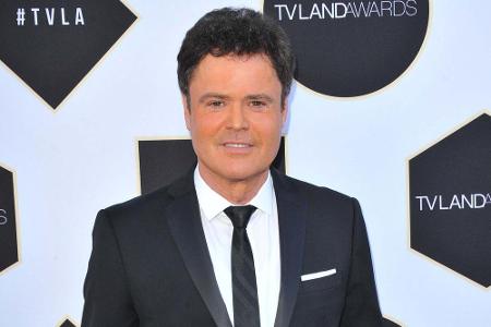 Sänger und Talkshow-Moderator Donny Osmond (62) gab sich in Folge 10 zu erkennen. Der Entertainer hat die Bühne im Blut: Er ...