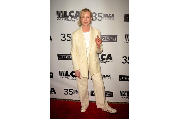 ...Kim Basinger, als sie Mutter wurde, indem sie Alec Baldwins Tochter Ireland austrug. Kim und Alec ließen sich 2002 scheid...