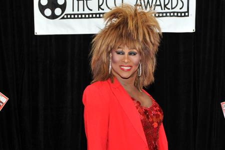 Als Anna Mae Bullock sammelte sie erste Erfahrungen in der Musikbranche. Später lernte sie den Musiker Ike Turner kennen und...