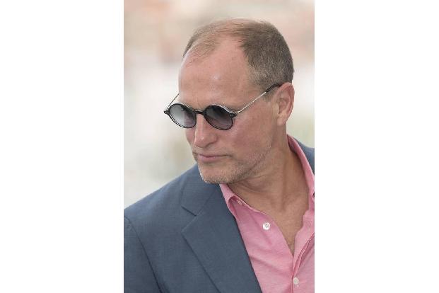Woody Harrelson ist allen weit voraus, denn er lebt bereits seit drei Jahrzehnten vegan. Ursprünglich verzichtete er ledigli...