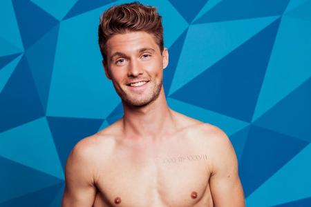 Marc (25) aus Köln ist Student und als Model tätig. Wie Frau bei ihm punkten kann? 