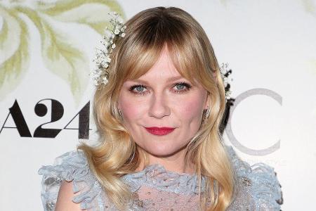 Kollegin Kirsten Dunst setzt hingegen auf lässige Curtain Bangs.