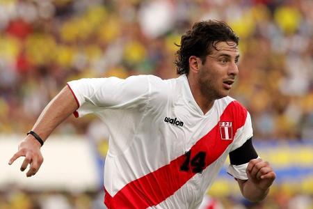 Begonnen hat Pizarros Profilaufbahn in seinem Heimatland bei Alianza Lima. Er brachte sich schnell auf den Zettel des Nation...