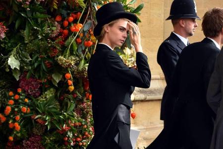 Anlässlich der Royal Wedding von Prinzessin Eugenie und Jack Brooksbank pfiff das Model auf den Dresscode und kam statt im K...