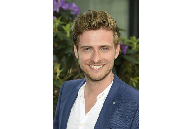 'GZSZ'-Star Jörn Schlönvoigt hat neue Songs am Start: 'Für immer und ewig' hieß sein letztes Album, drei Jahre danach folgt ...