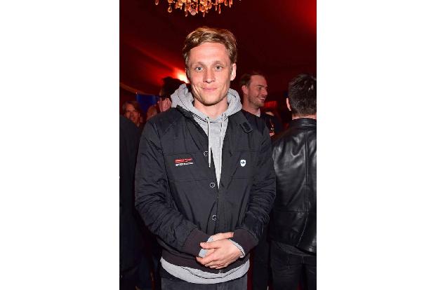 ...war auch für Matthias Schweighöfer ein musikalisches. Sein erstes Album 'Lachen Weinen Tanzen' kam auf den Markt, das meh...