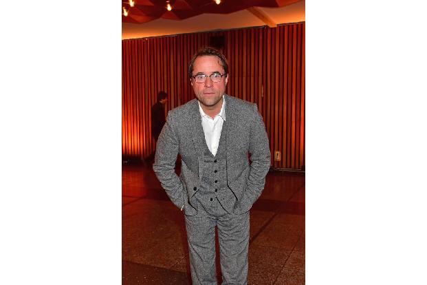 ...auch Jan Josef Liefers ein musikalisches Talent. Radio Doria heißt seine Band, die 2017 ebenfalls neue Songs veröffentlic...