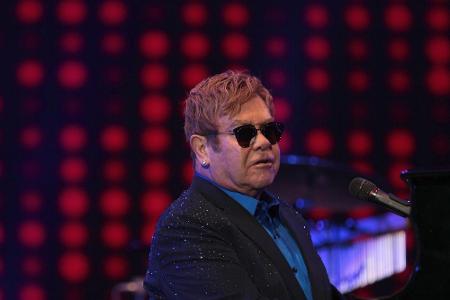 Elton John steuerte mit 
