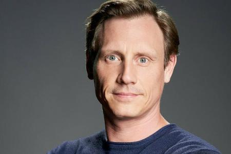 Patrick Kalupa spielt Roman Kramer