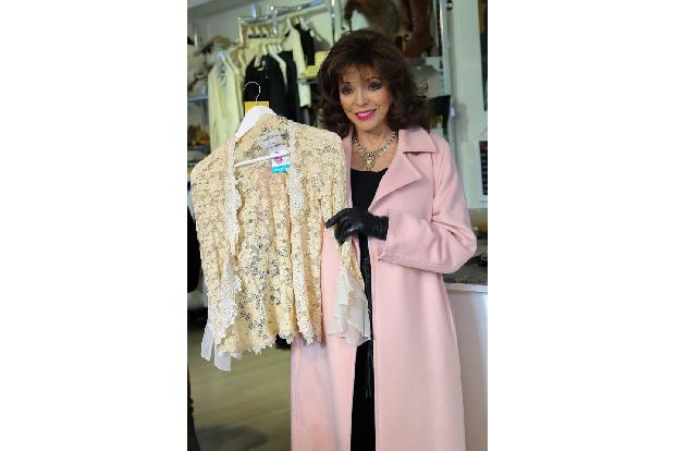 Als erfolgreiche Hollywood-Schauspielerin sollte man seinen Einfluss nutzen, um Gutes zu tun. Hat sich offenbar auch Joan Co...