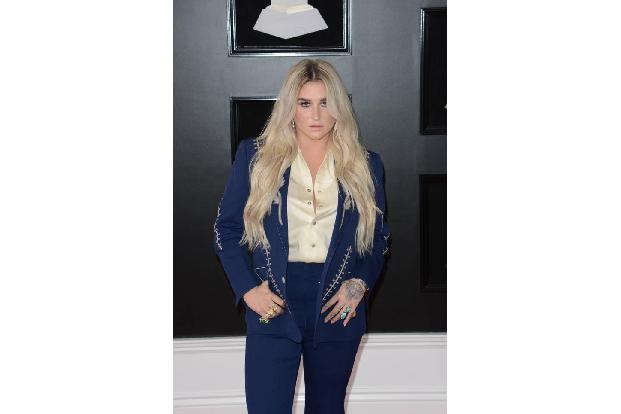 ...Kesha hinter sich, die 2010 mit ihrem Debüt-Album 'Animal' für Furore sorgte. Nach 'Warrior' 2012 fiel sie in ein Loch, w...