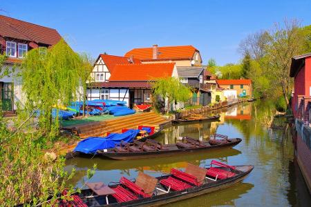Knapp 80 Kilometer südöstlich von Berlin liegt Lübbenau. Das kulturelle Zentrum im schönen Spreewald bietet einen Einblick i...