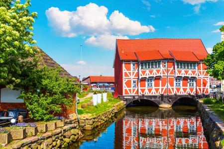 Ganz im Norden Deutschlands liegt Wismar. Die Hansestadt in Mecklenburg-Vorpommern ist gemeinsam mit Stralsund in Vorpommern...
