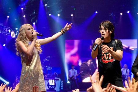 Joe Jonas kassierte ebenfalls einen Trennungssong. Taylor Swift schrieb nach gescheiterter Beziehung den Song 