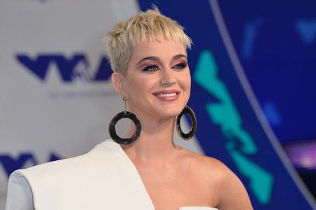 Aber nicht nur Ex-Freunden, auch ihrer On-Off-Feindin Katy Perry schrieb Swift einen Song: 