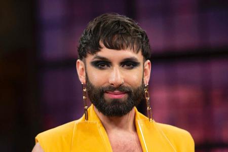 Die Diva mit dem Vollbart: Die Gesichtsbehaarung mit langer Wallemähne ist das Markenzeichen von Conchita Wurst. 
