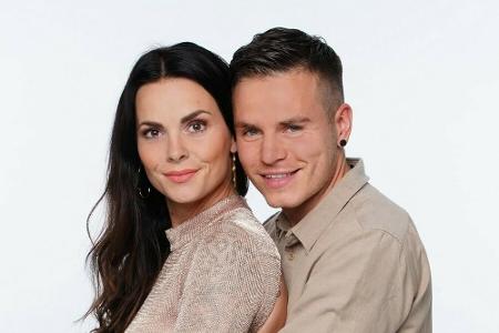 Ins Sommerhaus ziehen auch Reality-TV-Star Denise Kappés (30) und der Sänger Henning Merten (32). Die beiden sorgten in der ...