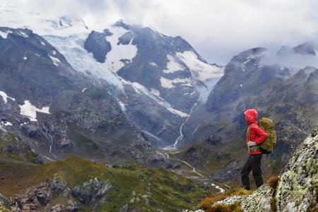 Eine perfekte Reisezeit gibt es in der Schweiz nicht. Denn sowohl im Winter als auch im Sommer hat das Land einiges zu biete...