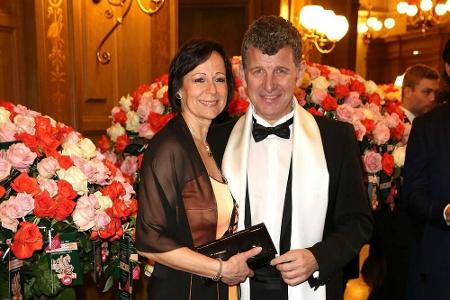 Das Feuer der Liebe scheint - zumindest vorerst - erloschen zu sein bei Schlagerstar Semino Rossi und seiner Frau Gabriele. ...