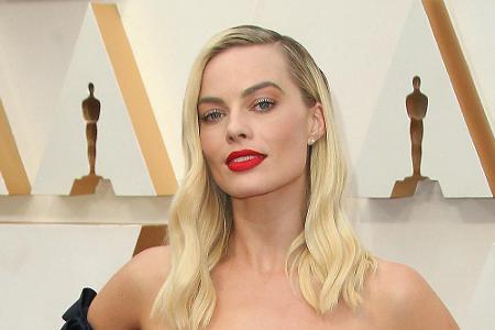 Ihre Filme sind weltweit bekannt und ziehen viele Menschen vor den Fernseher oder in die Kinos. Diese Stars waren in den ver...