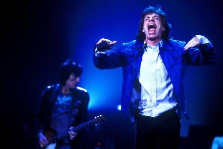 ...schließlich sah auch Mick Jagger ein, wo seine Zukunft lag. Erstmals traten die Rolling Stones 1962 unter ihrem mittlerwe...