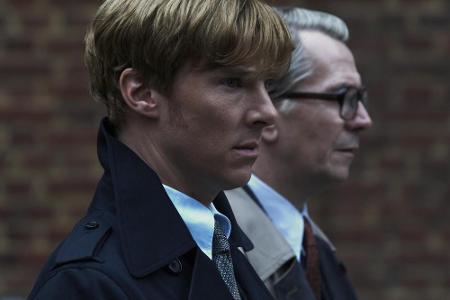 Nur ein Jahr später begab sich Cumberbatch wieder auf Verbrecherjagd, wenn auch in einer anderen Rolle. In dem Spionagethril...