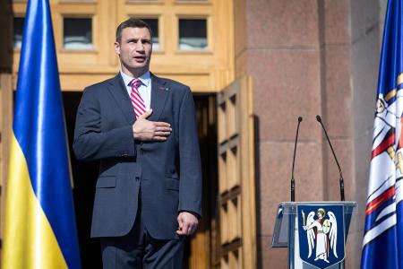 Auch Boxer Vitali Klitschko (46) engagierte sich in der Orangen Revolution. 2006 trat er erstmals bei der Wahl des Kiewer Bü...