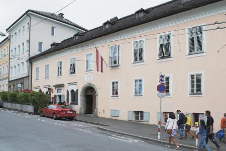 Das Mozart-Wohnhaus am Marktplatz ist ebenfalls ein Museum und zeigt die Stationen der Familie Mozart. Diese ist 1773 in das...