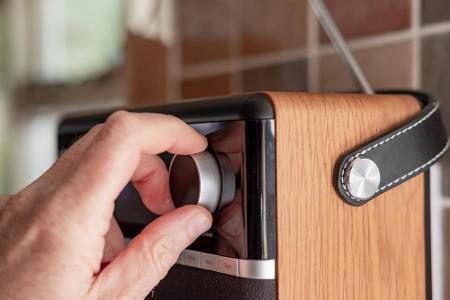 Falls Sie ein mobiles Radio oder ein Smart-Radio haben, können Sie alternativ auch dieses verwenden. Dann können Sie das Aut...