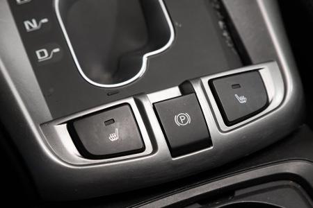 Sollte es draußen eher kühl sein, muss nicht gleich die Sitzheizung angemacht werden. Sie gehört schließlich zu den größten ...