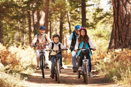 Ob mit Oma und Opa, Mama und Papa oder mit Freunden: Der Fahrradurlaub ist auch wegen Corona wieder in. Doch damit der auch ...