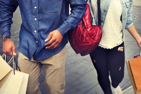 Für alle, die gern in Einkaufsstraßen schlendern, ist der Weltbummeltag ein wichtiger Feiertag. Am 19. Juni 1972 erfand der ...