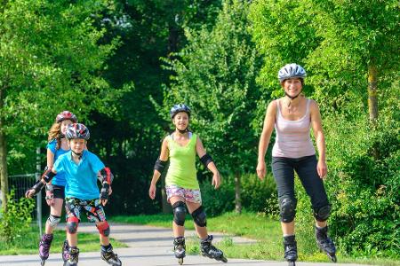 Inline-Skates sind durch die Corona-Krise plötzlich wieder total angesagt. Doch Vorsicht: Für Inliner und viele weitere Frei...