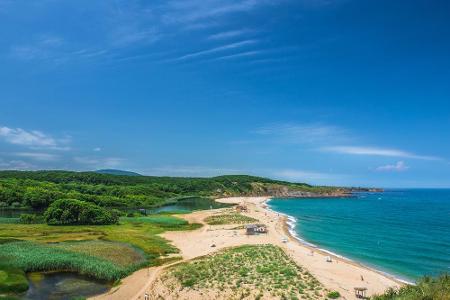 Auch am Strand von Bulgarien lässt sich der Sommer 2020 verbringen. Seit dem 1. Juni dürfen EU-Bürger ins Land reisen. Ab de...