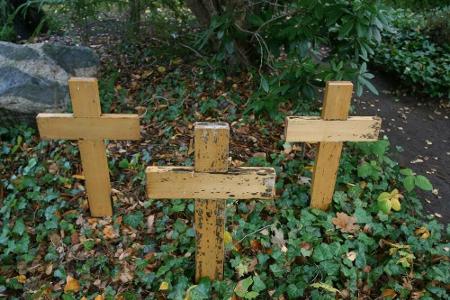 Wer auf Gänsehaut steht, sollte den Friedhof Grunewald-Forst besuchen. Dieser ist als 