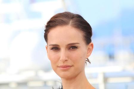 Einen Abschluss an einer Elite-Universität kann nicht jeder vorweisen, Natalie Portman (39) schon. Die Schauspielerin hat au...