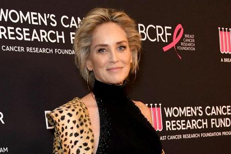 Auch bei Sharon Stone scheint das Alter nur eine Zahl zu sein. Jüngst präsentierte die Schauspielerin auf Instagram ihren du...
