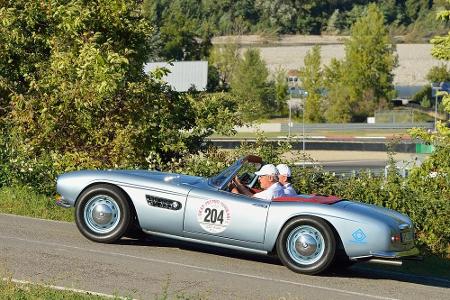 Albrecht Graf von Goertz entwarf mit dem BMW 507 eine echte Design-Ikone. Selten schön, dafür aber auch selten zu sehen. Übr...