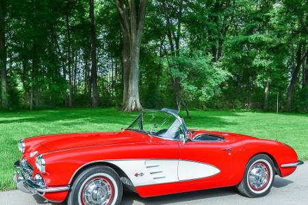 Ebenfalls aus den USA kommt die Cabrio-Version der Chevrolet Corvette. Bei diesem Anblick kribbelt es sofort in den Fingern,...