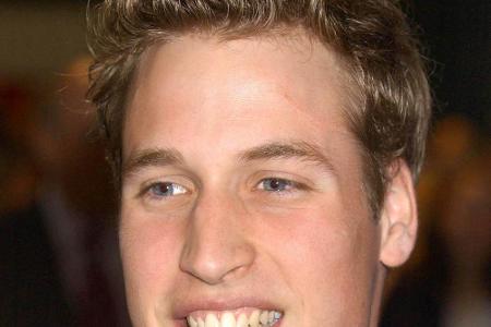 Das nächste Bild stammt aus dem Jahr 2003. Mit Anfang 20 waren noch alle Haare da, wo sie sein sollen. Auch von Geheimratsec...