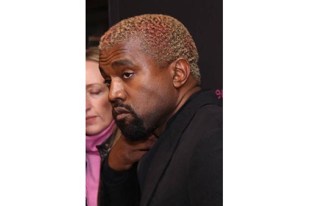 die Augen, Augenbrauen, Nase, Lippen, Kinn, Kiefer und Gesichtsform. Kanye West liegt auf Platz 9 mit 87,94 Prozent. De Silv...