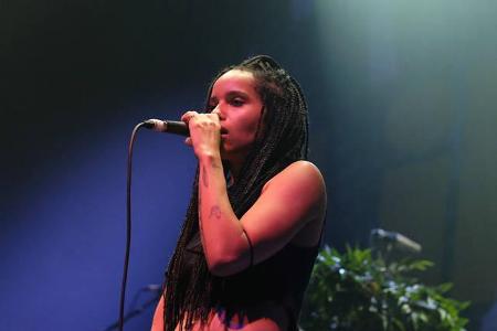 ...Lily ihren Mann. 2014 wurde sie von Zoë Kravitz (29) auf Tour begleitet. Die Tochter von Lisa Bonet (50) und Lenny Kravit...