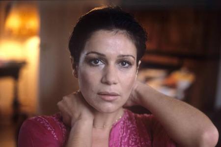 Ab den 60er Jahren sah man Elsner zunehmen in Fernsehserien, darunter 'Das Kriminalmuseum' und 'Tatort'. Später wuchs sie de...