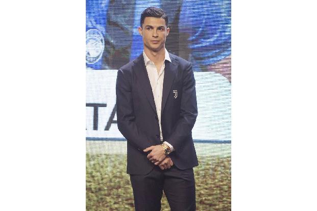 Gleich mehrfach für Überraschungs-Babys sorgte auch Fußballstar Cristiano Ronaldo, dessen Familienkonstellation recht verwir...