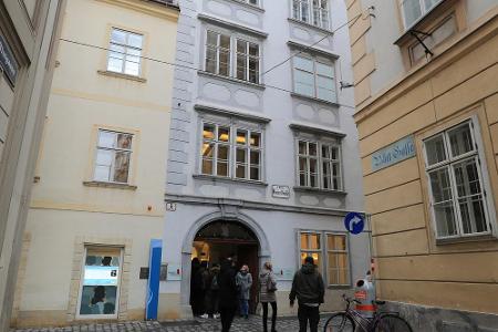 In der Nähe des Grabens und hinter dem Stephansdom wohnte das Wunderkind Wolfgang Amadeus Mozart. Der gebürtige Salzburger k...