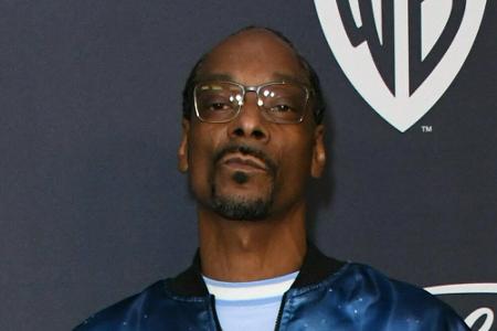 Snoop Dogg wuchs im Elend auf, in seiner Jugendzeit dealte er mit Drogen. Bis er eines Tages begann, mit einem Kumpel Tapes ...