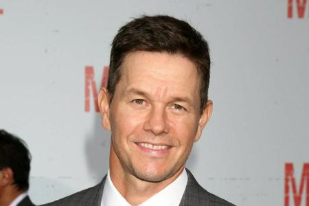 Mark Wahlberg schmiss mit 14 die Schule, danach fand er sich in einem Strudel aus Gewalt und Drogen wieder. Nach einem Gefän...
