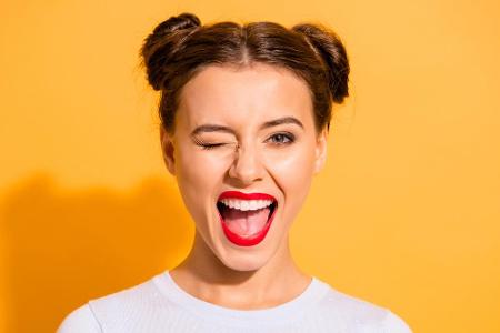 Bekanntlich blinzelt man, damit die Augen Feuchtigkeit erhalten und vor Staub geschützt sind. Laut einer Studie der Universi...