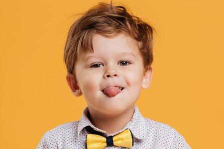 Ein Muskel verbindet in der Regel immer zwei Knochen im Körper. Die Zunge ist eine Ausnahme. Sie ist nur am Zungenbein befes...